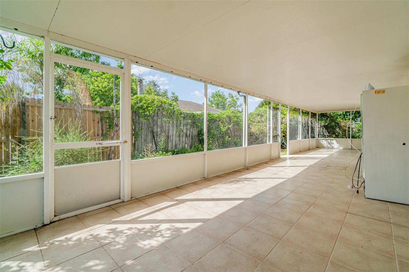 OAKS SUMMIT LAKE - Residential