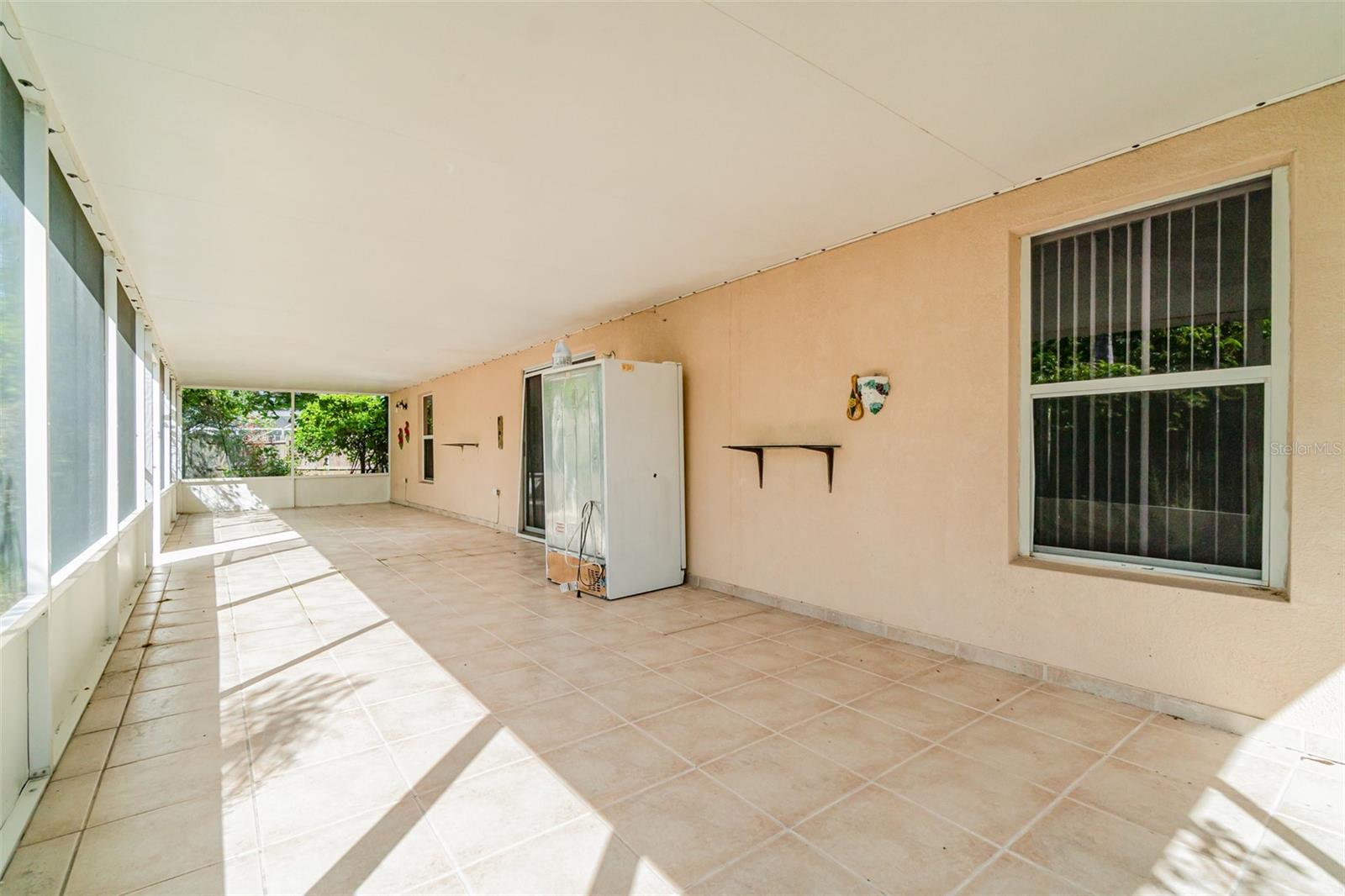 OAKS SUMMIT LAKE - Residential