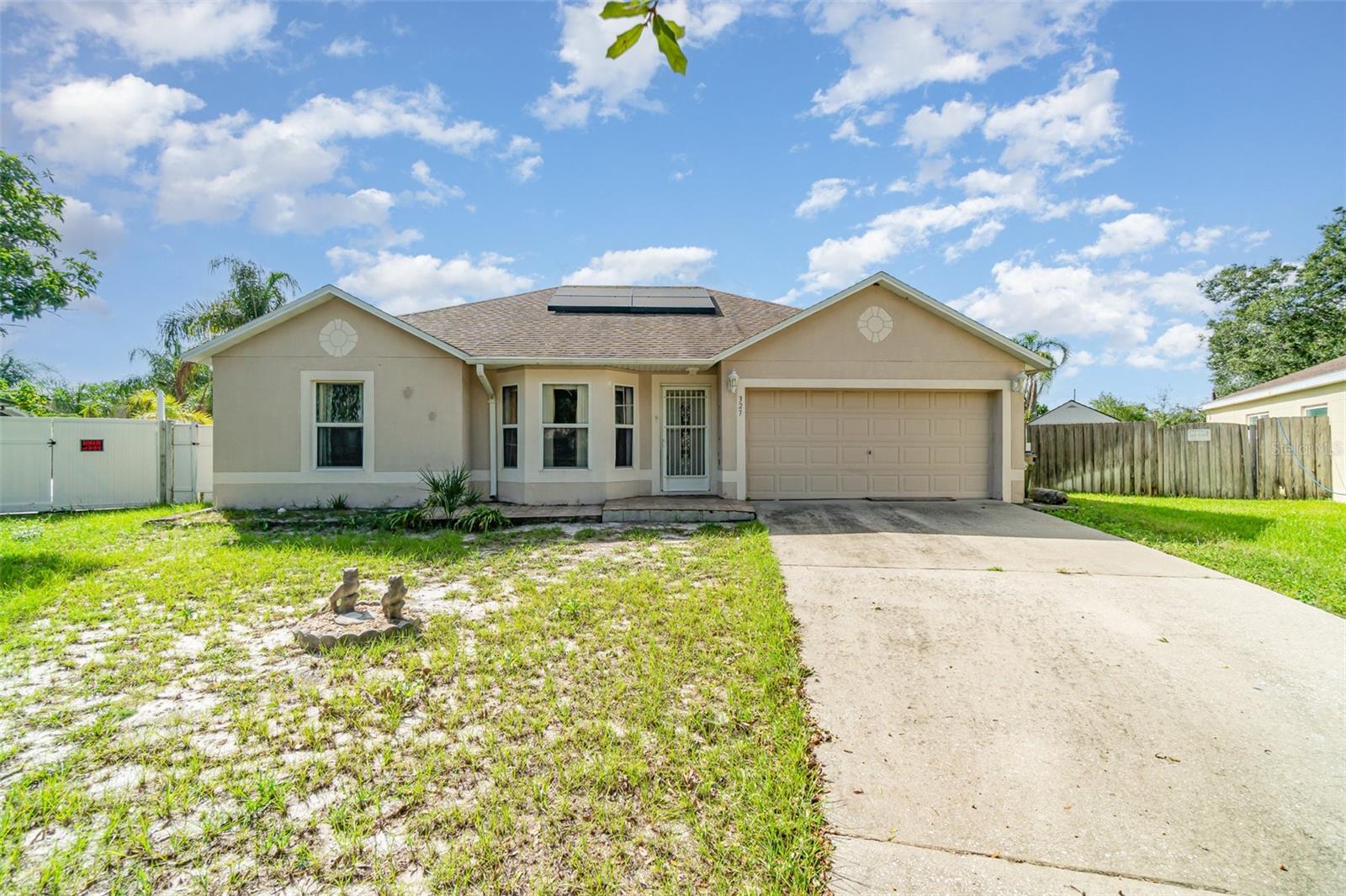 OAKS SUMMIT LAKE - Residential