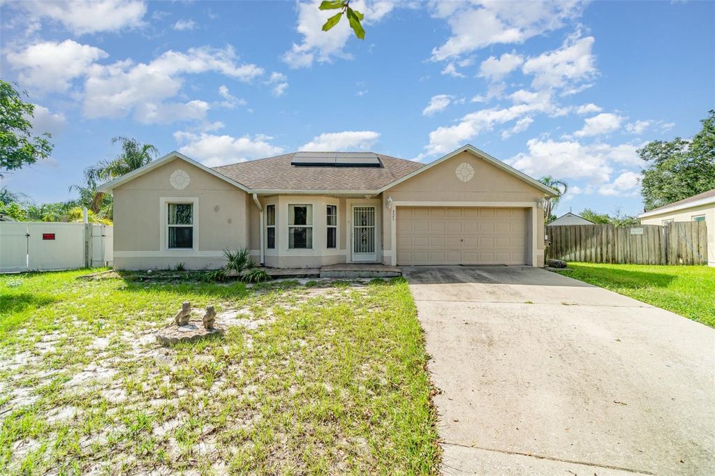 Photo of 327 Ridge Court, Apopka, FL 32712 (MLS # O6350227)