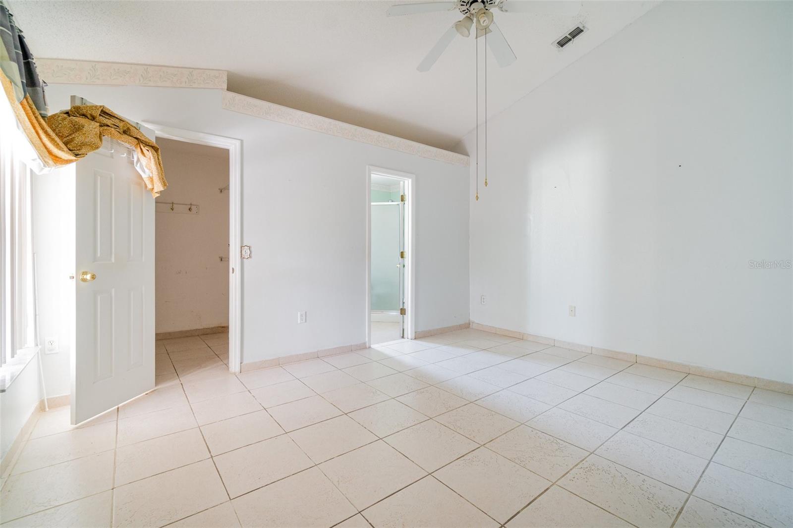 OAKS SUMMIT LAKE - Residential