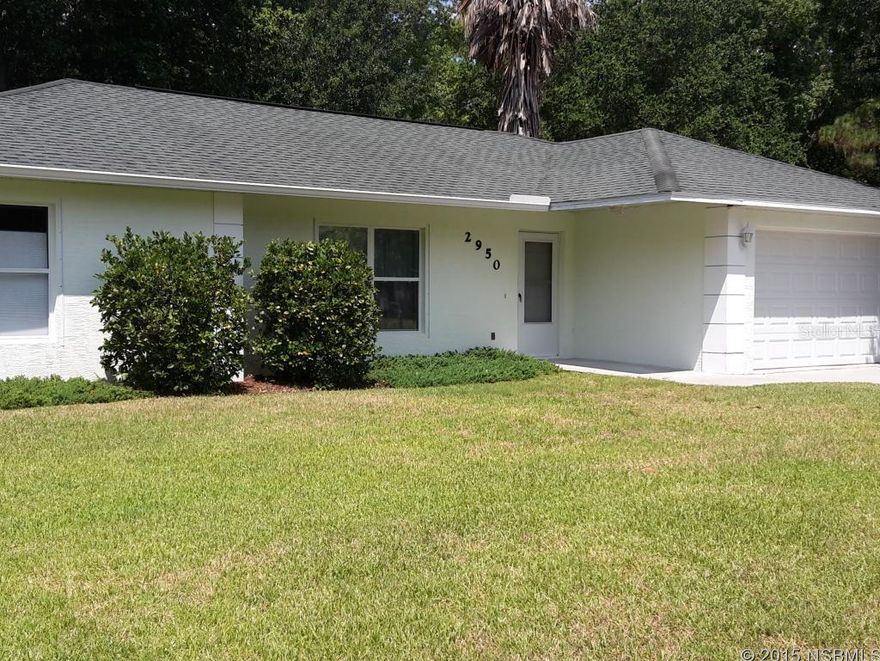 This house looks brand new. Attractive block/stucco home with double garage. Back yard borders a canal. Vaulted and volume ceilings Plant shelves. Sprinkler system. Split plan ;Water: City