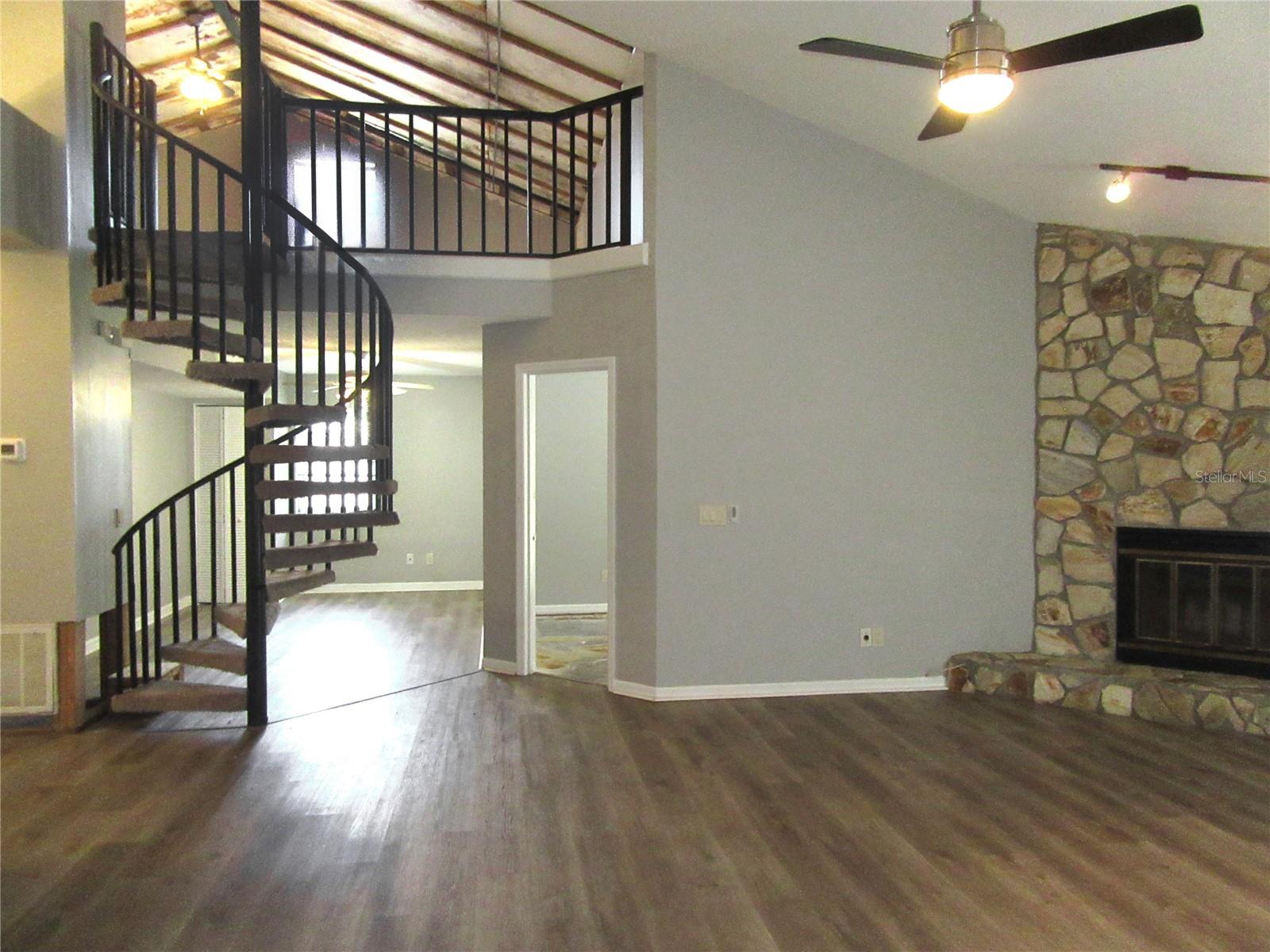 LAKE PADGETT SOUTH - Residential