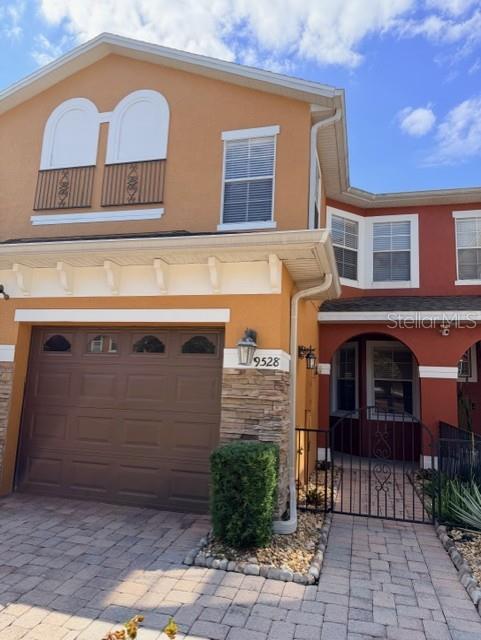 9528 SILVER BUTTONWOOD STREET