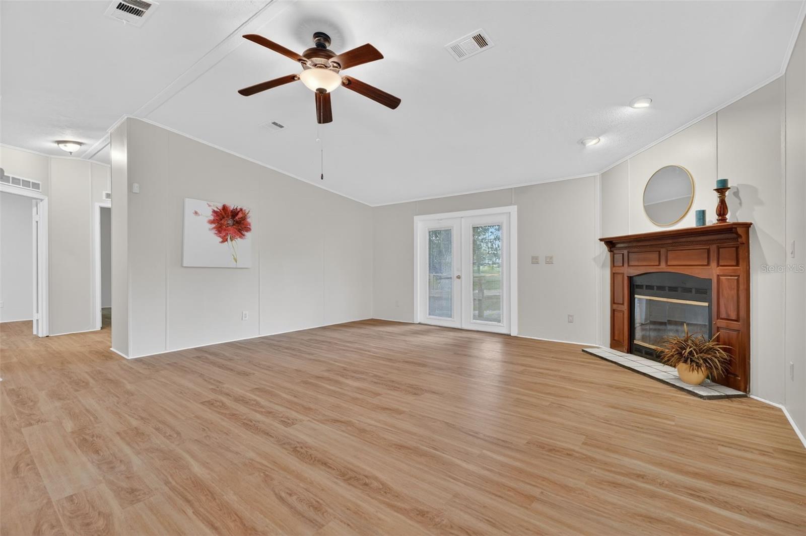 BELLEVIEW HILLS ESTATE - Residential