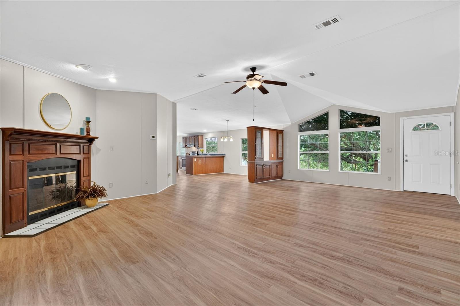 BELLEVIEW HILLS ESTATE - Residential