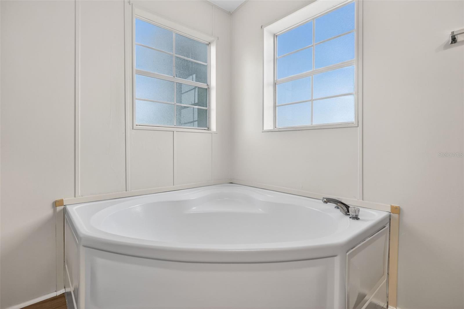 BELLEVIEW HILLS ESTATE - Residential