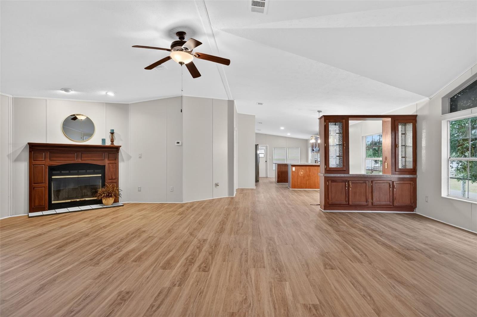 BELLEVIEW HILLS ESTATE - Residential