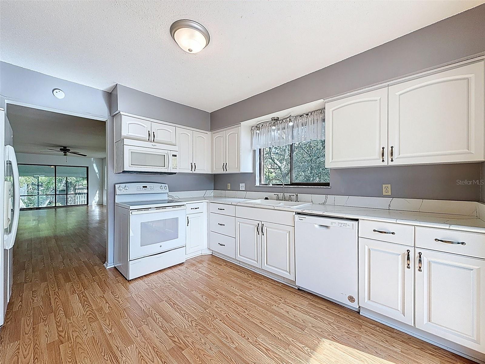 BEACON WOODS WEDGEWOOD CONDO 5 - Residential