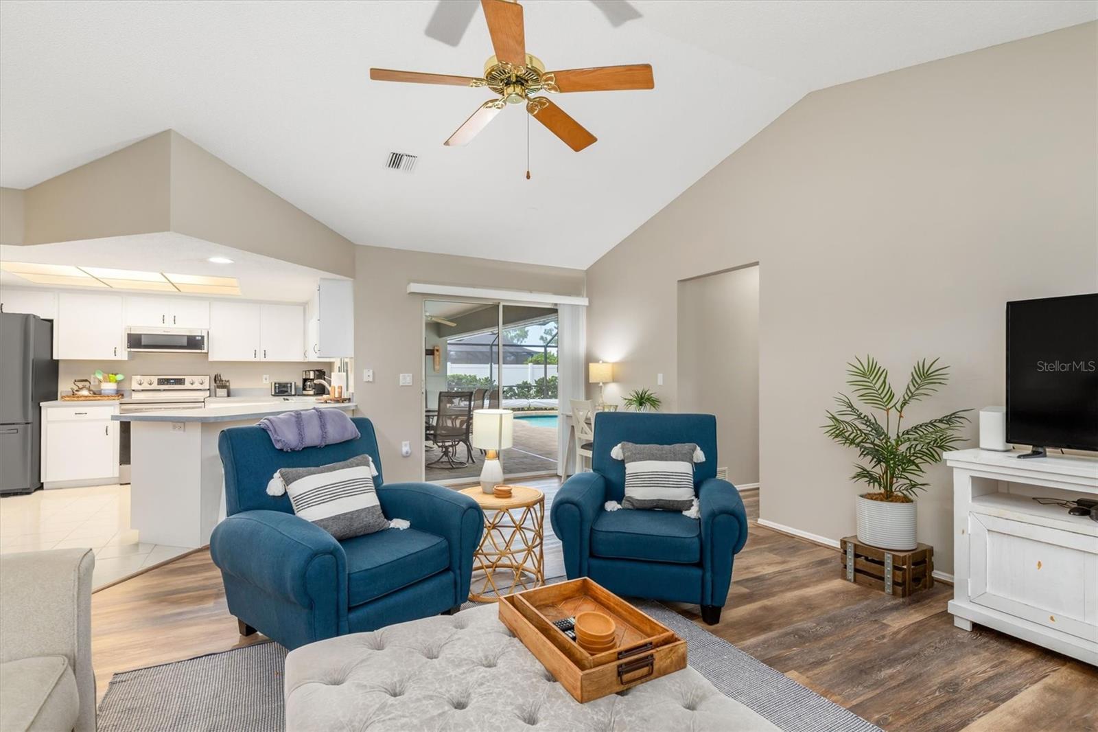 ROTONDA WEST BROADMOOR - Residential
