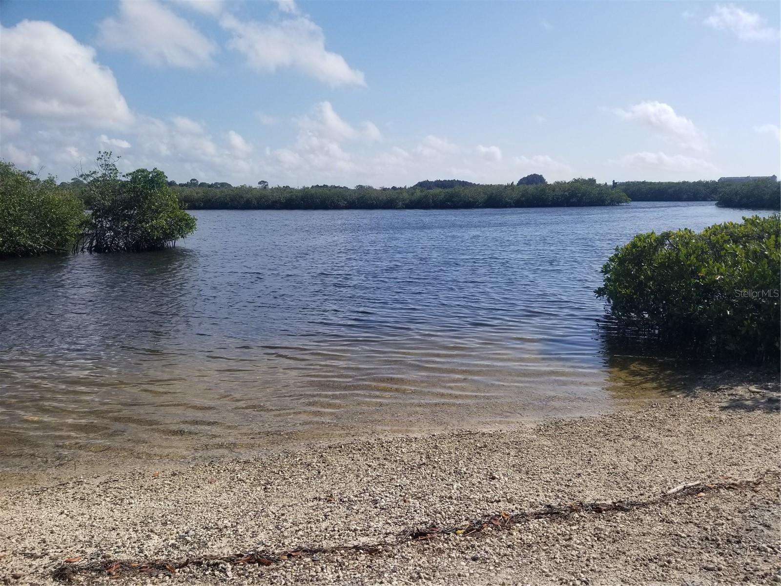 MARTHAS VINEYARD - Residential