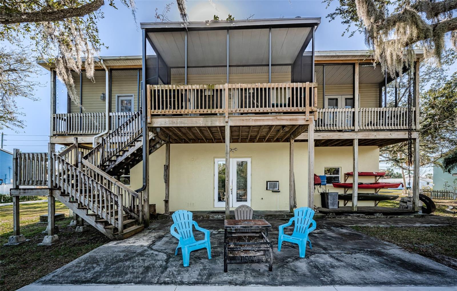 MARTHAS VINEYARD - Residential