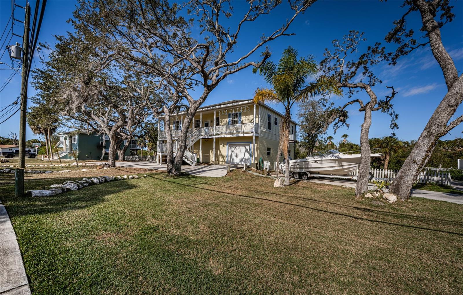 MARTHAS VINEYARD - Residential