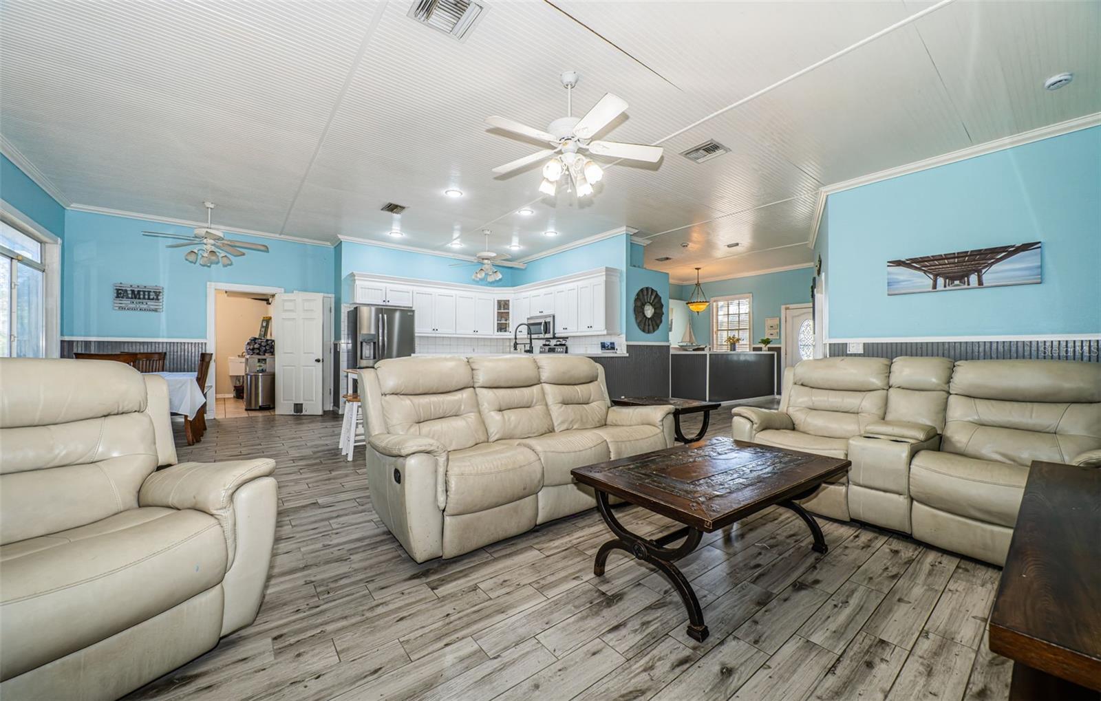 MARTHAS VINEYARD - Residential