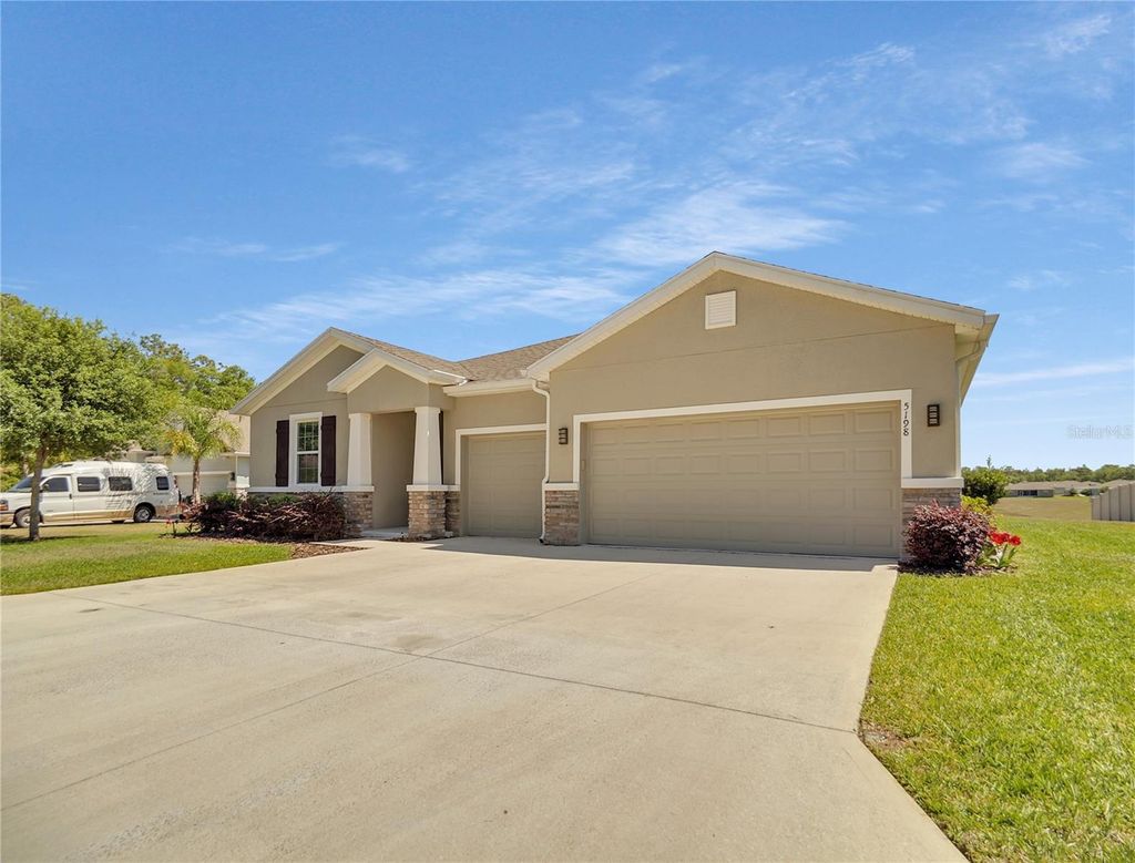 Photo of 5198 NE 19th Place, Ocala, FL 34470 (MLS # OM716946)