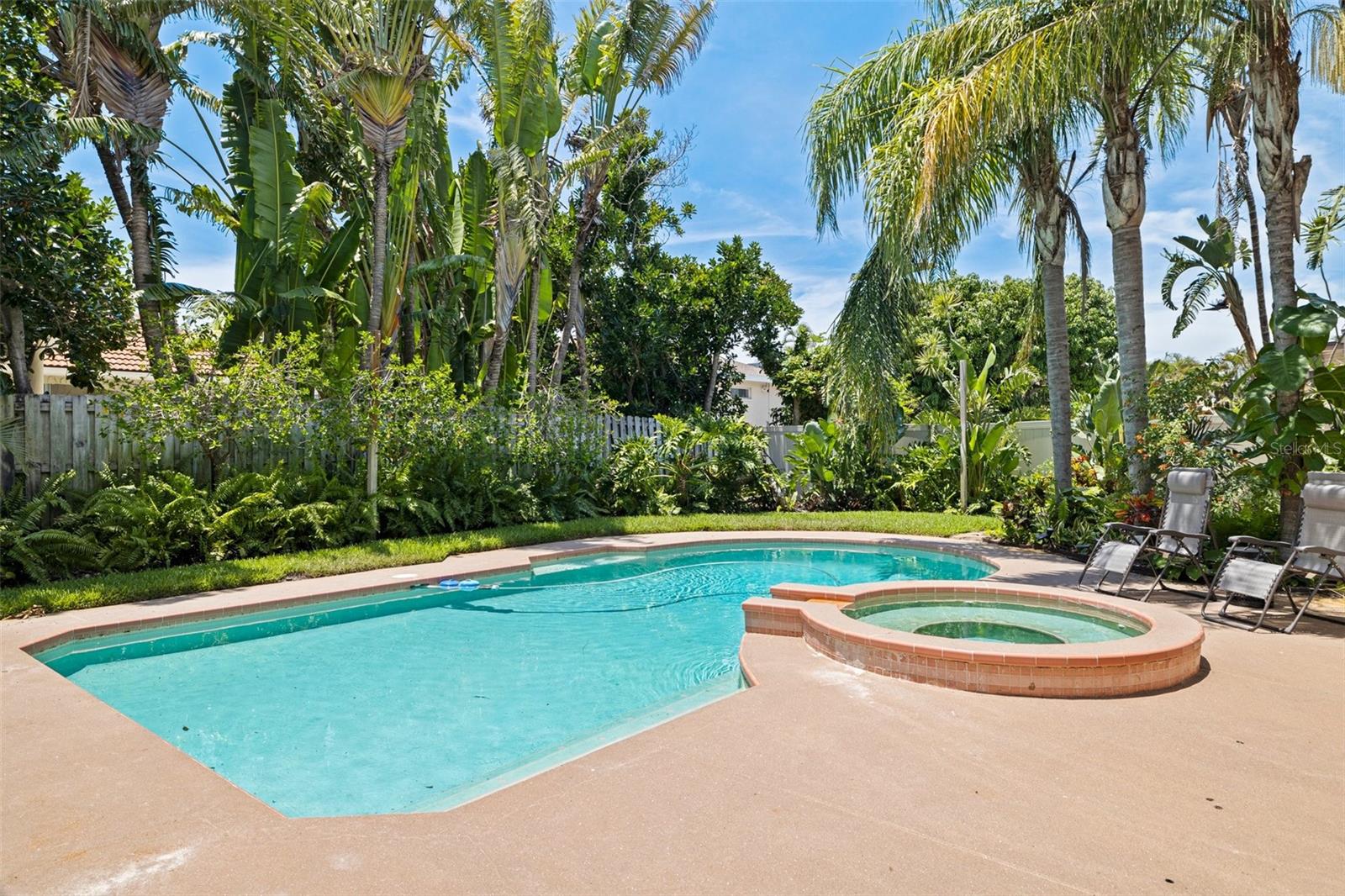 TIERRA VERDE - Residential