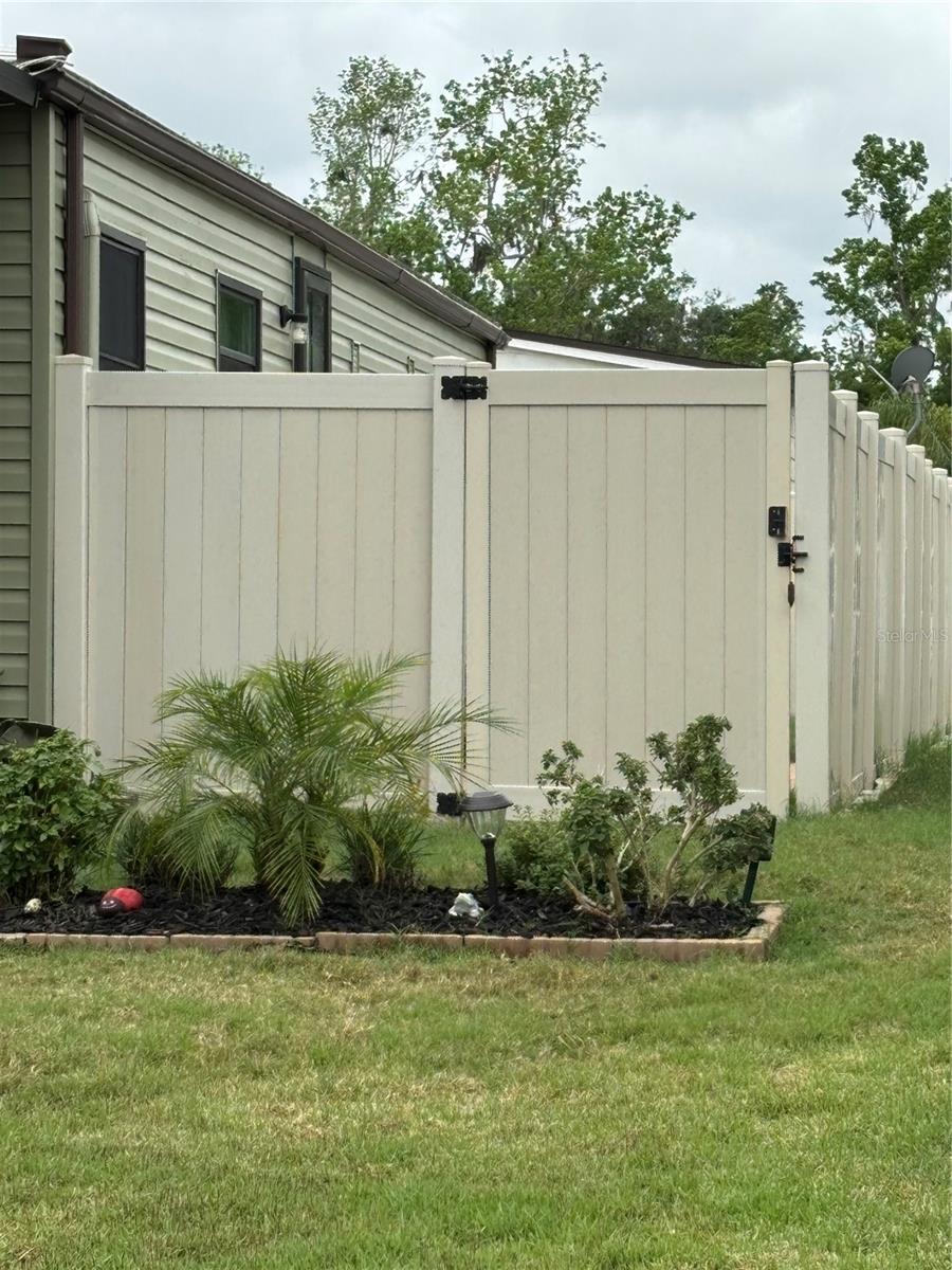 LEISURE WORLD PARK - Residential