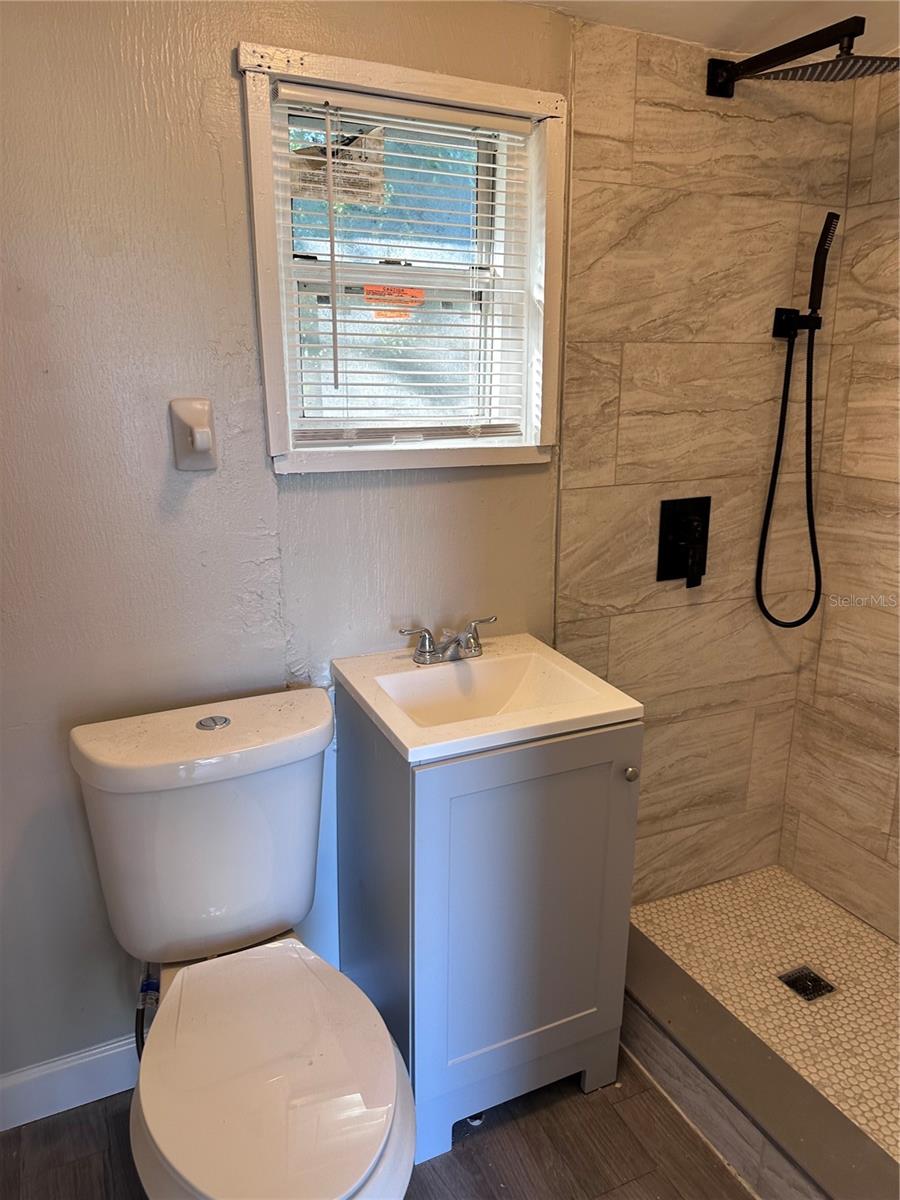SOUTH SANFORD - Residential Lease