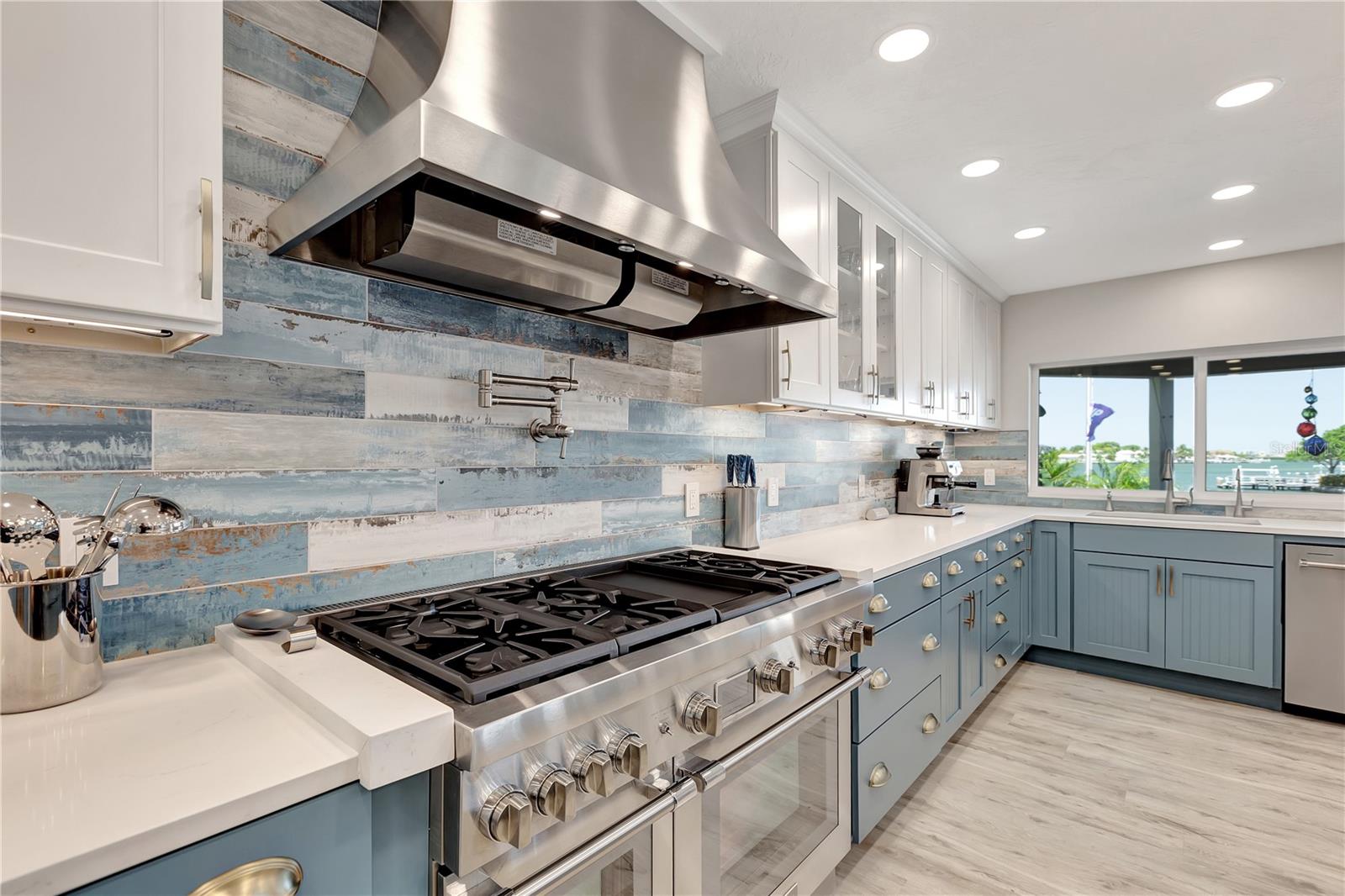 HARBOR HILLS ESTATES - Residential