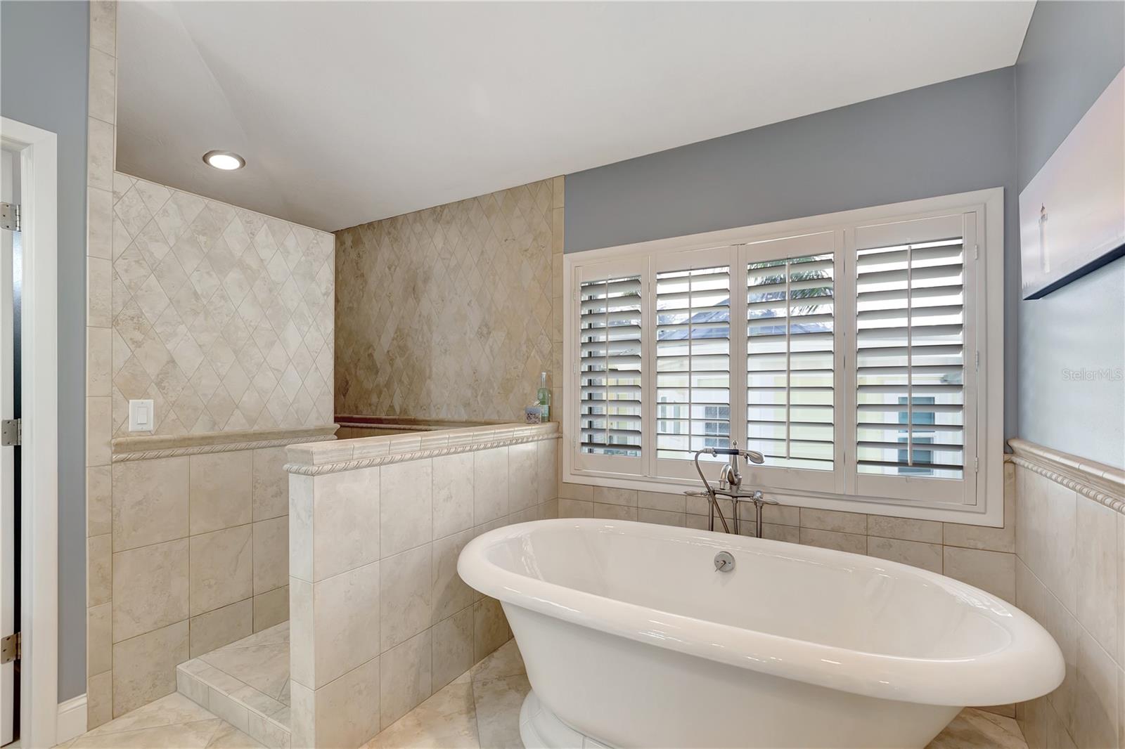 HARBOR HILLS ESTATES - Residential