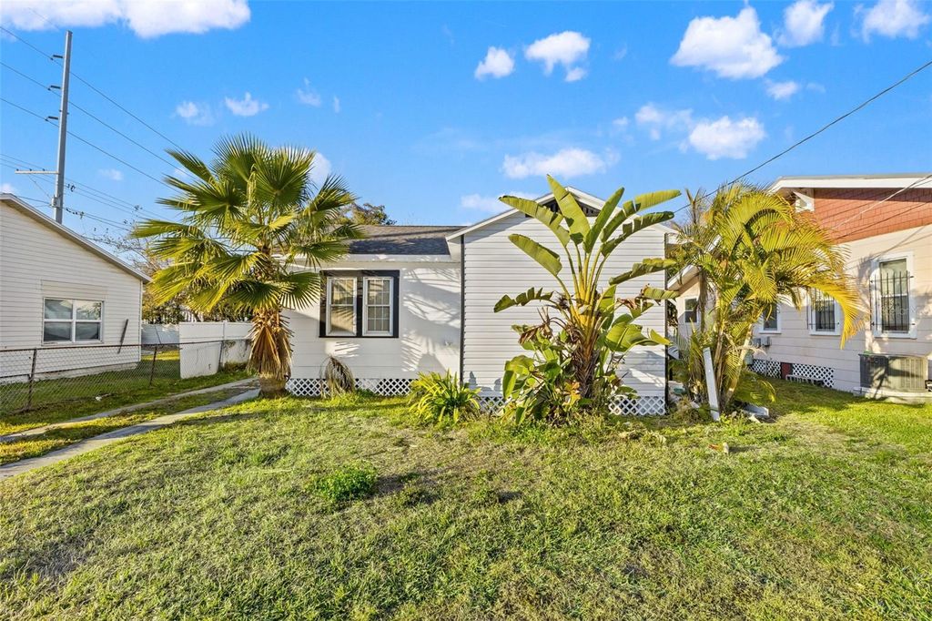 Photo of 2008 Oakwood Avenue, Tampa, FL 33605 (MLS # TB8473221)