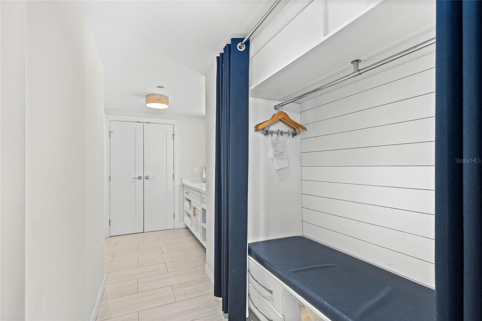 INN ON THE BEACH PH I - Residential