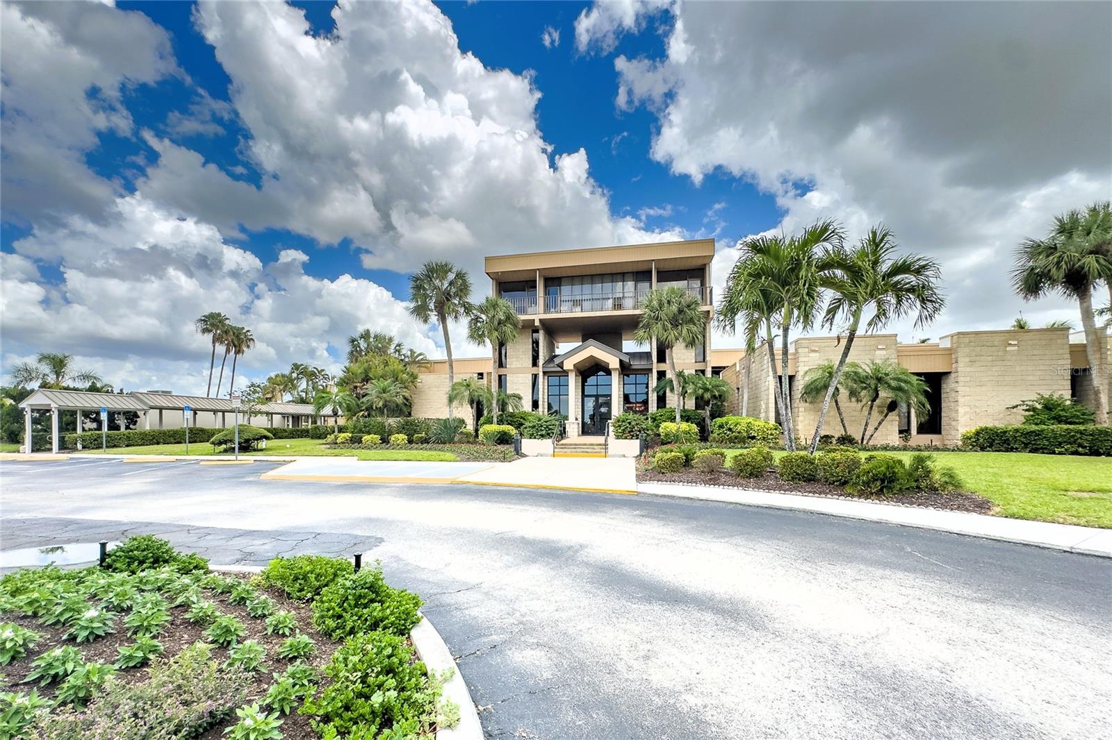 7 LAKES CONDO - Residential