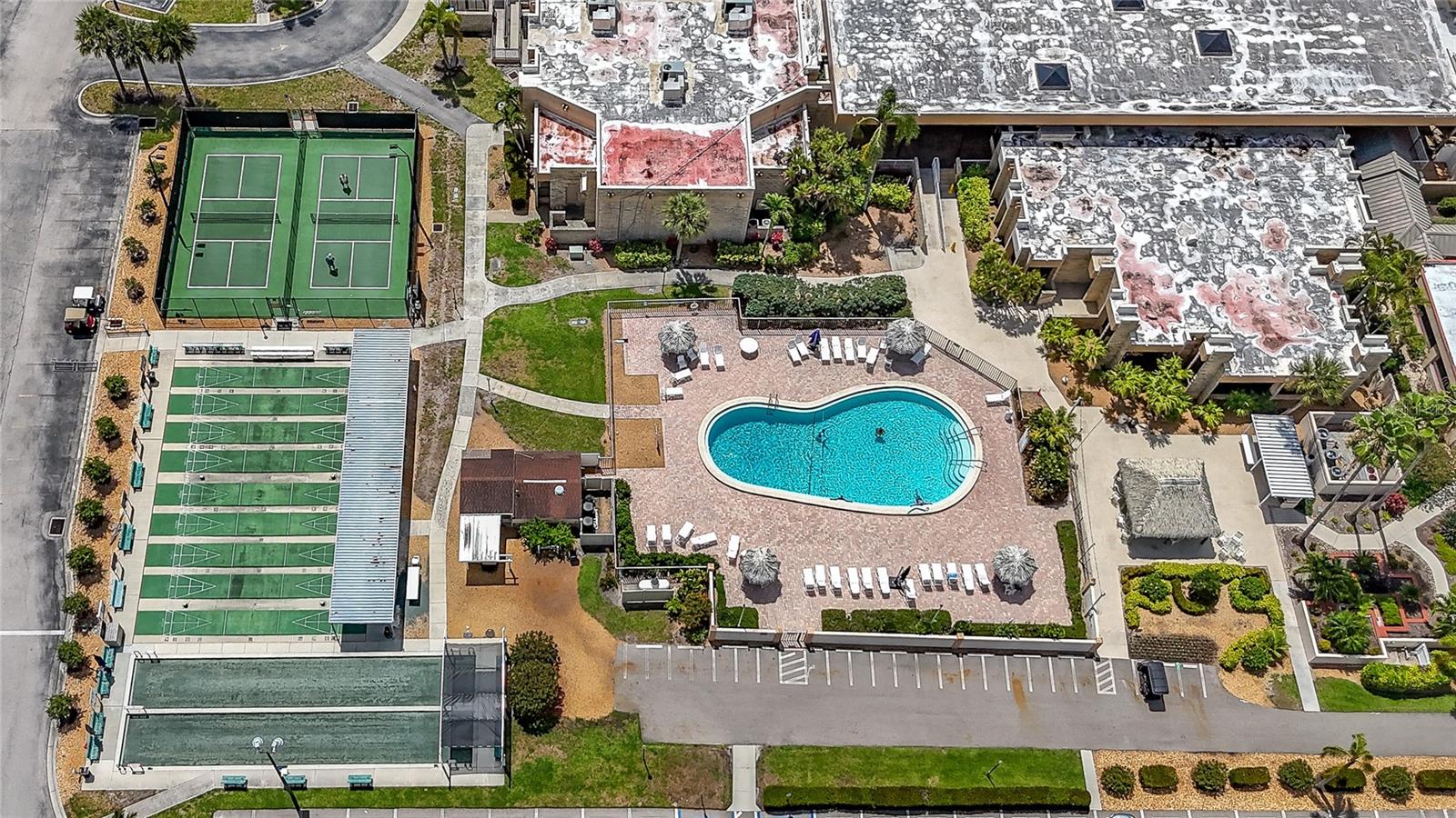 7 LAKES CONDO - Residential