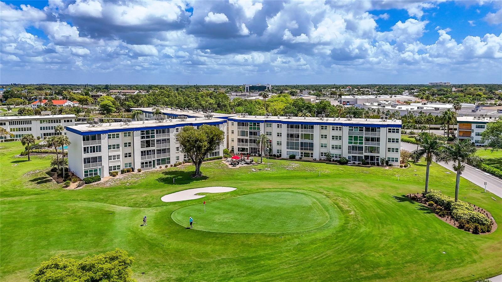 7 LAKES CONDO - Residential