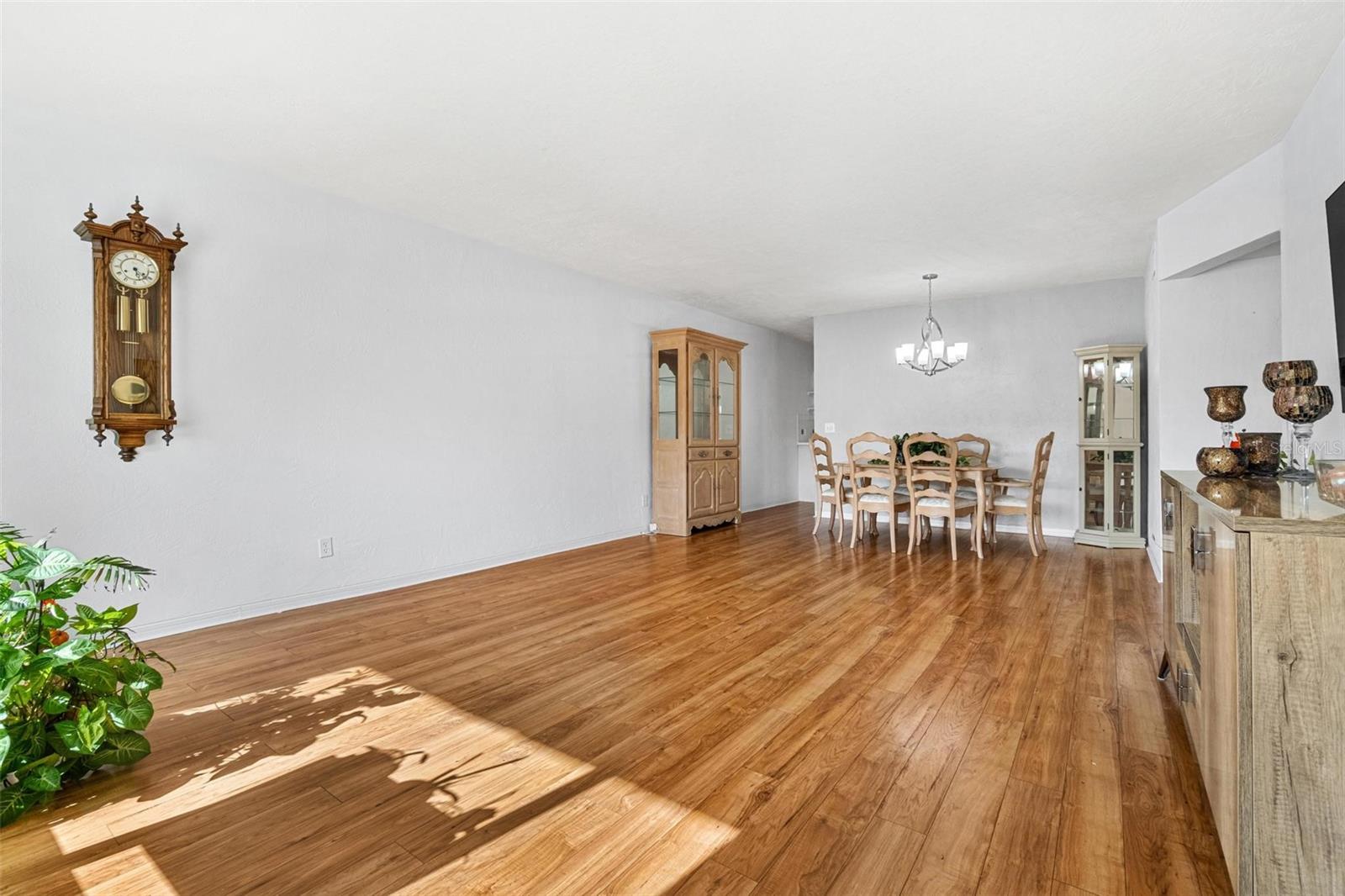 ON TOP OF THE WORLD - Residential