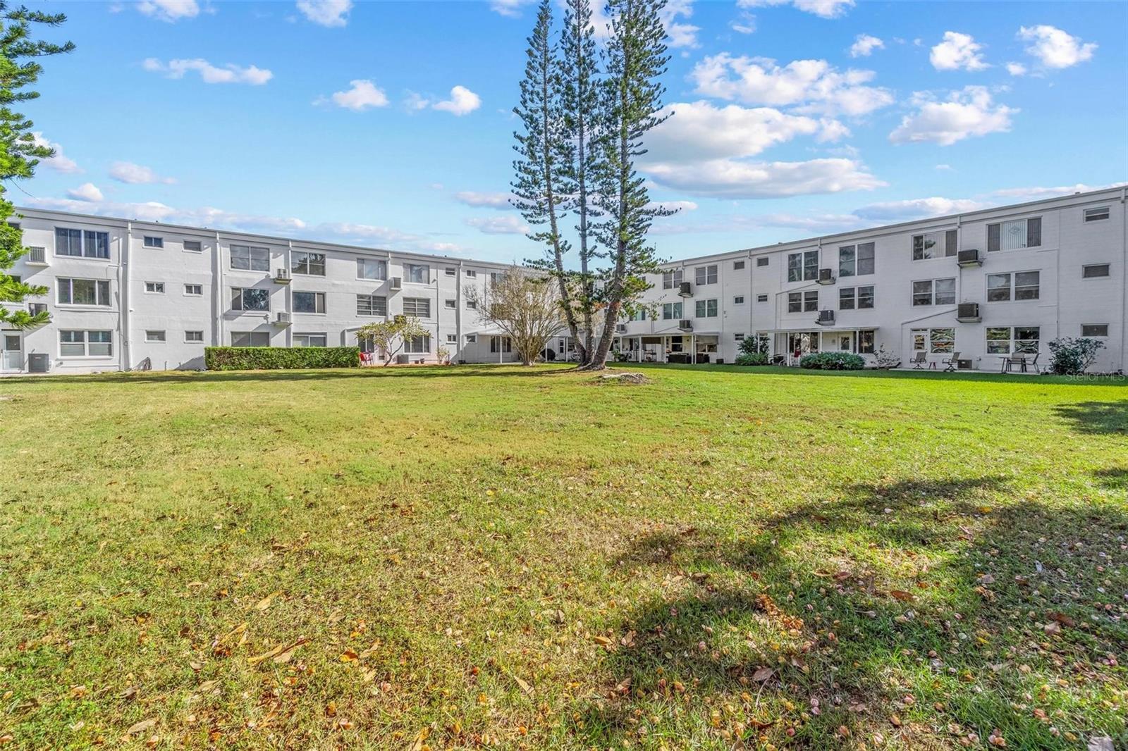 ON TOP OF THE WORLD - Residential