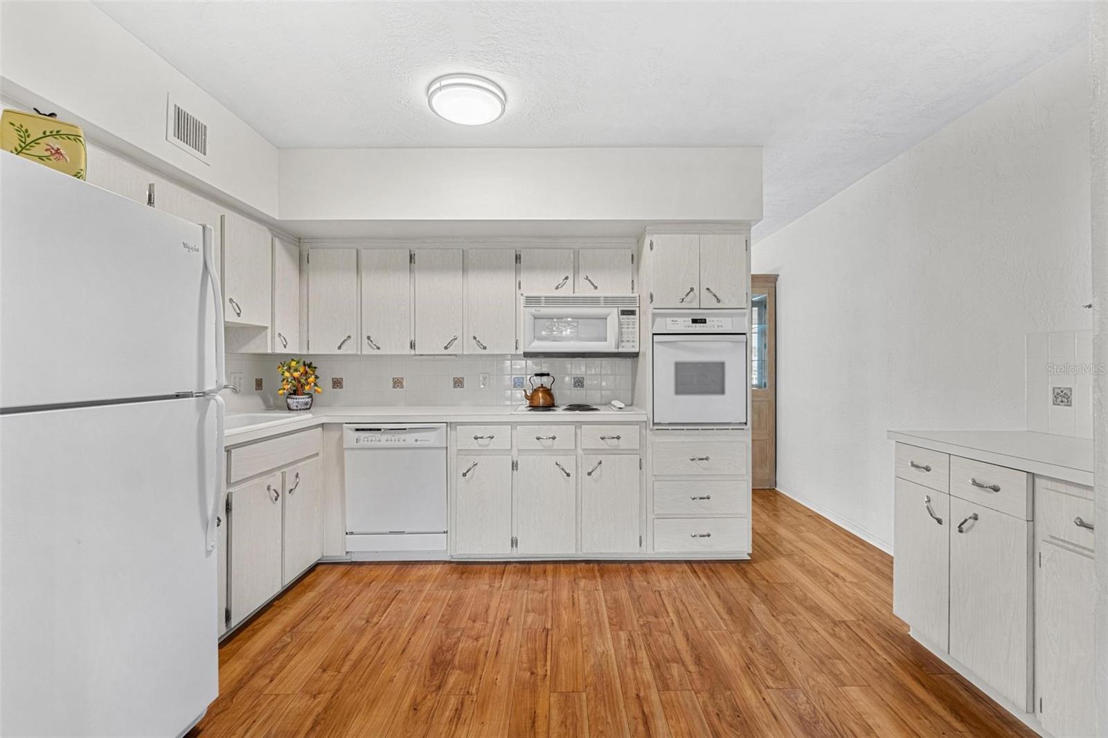 ON TOP OF THE WORLD - Residential