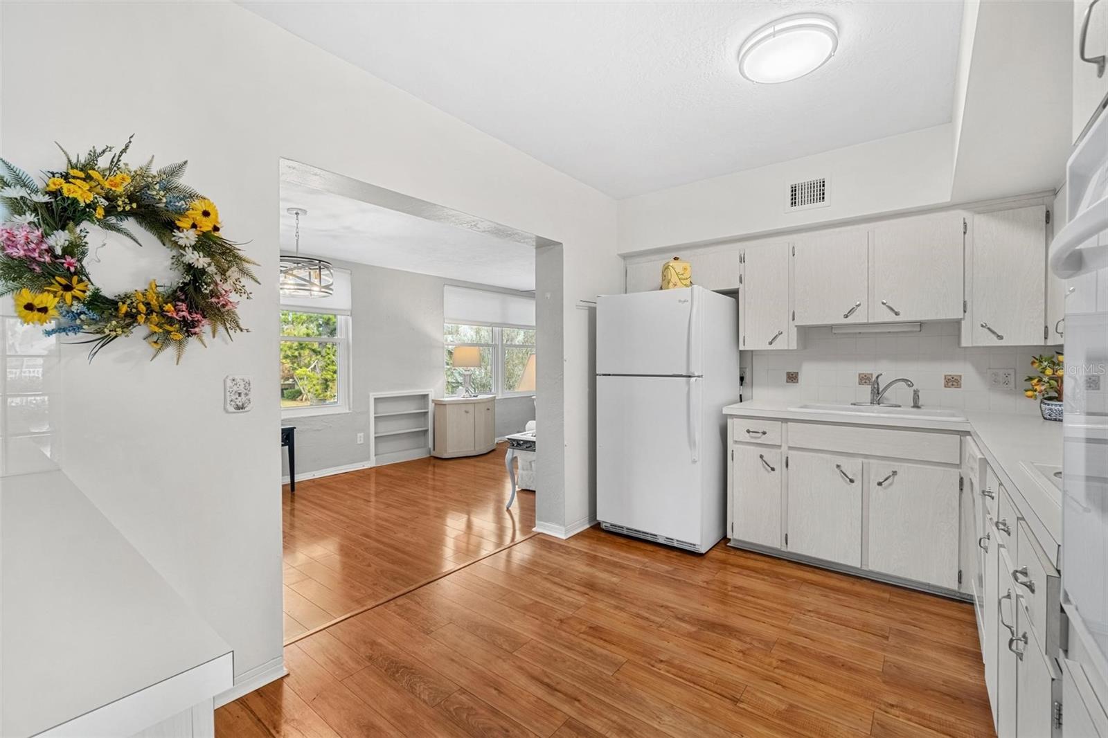 ON TOP OF THE WORLD - Residential