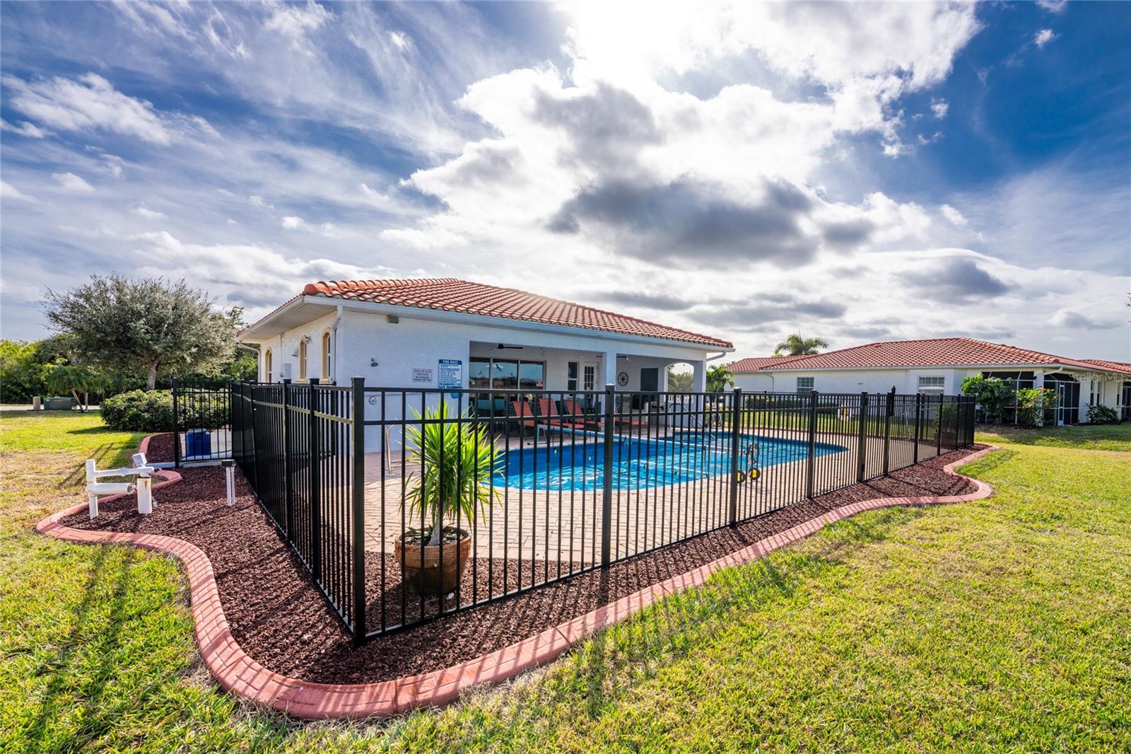 ALHAMBRA/LK MARLIN PH I - Residential