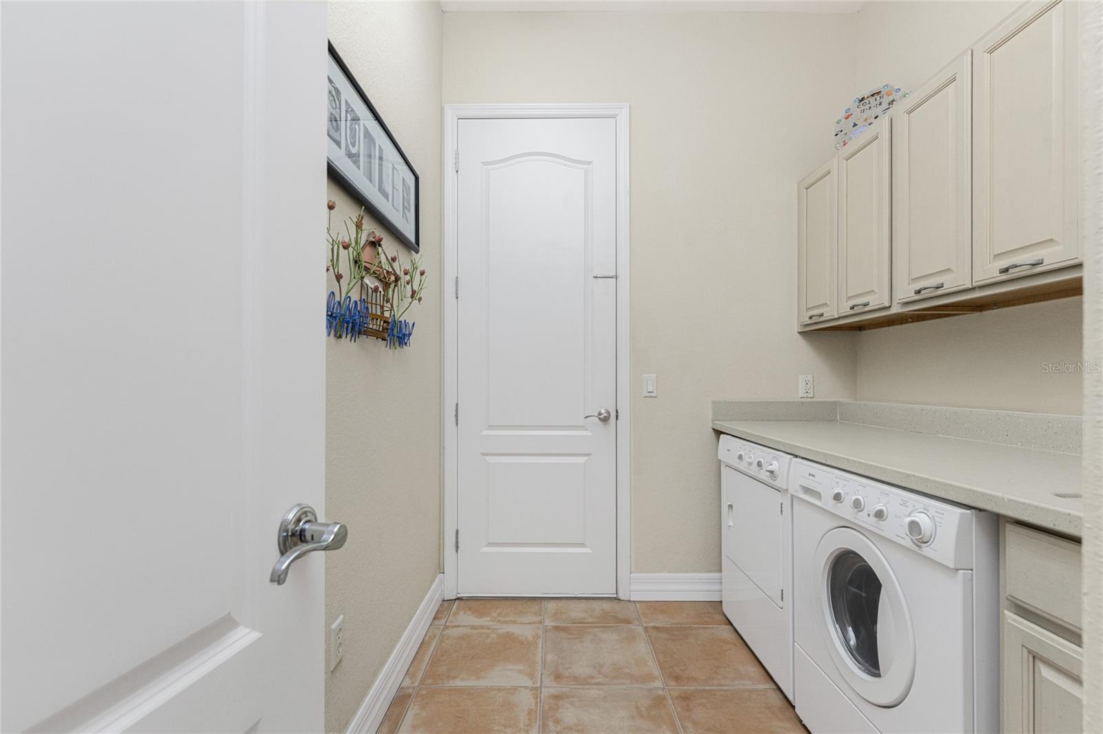 ALHAMBRA/LK MARLIN PH I - Residential