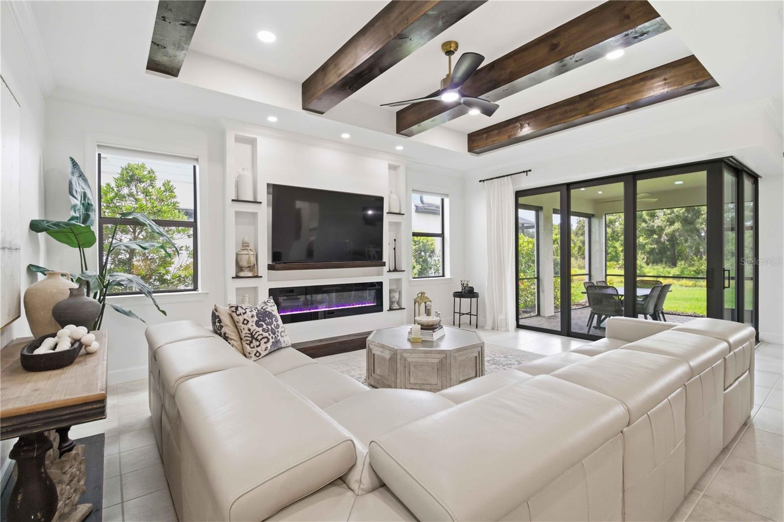 SAPPHIRE POINT PH IIIA - Residential