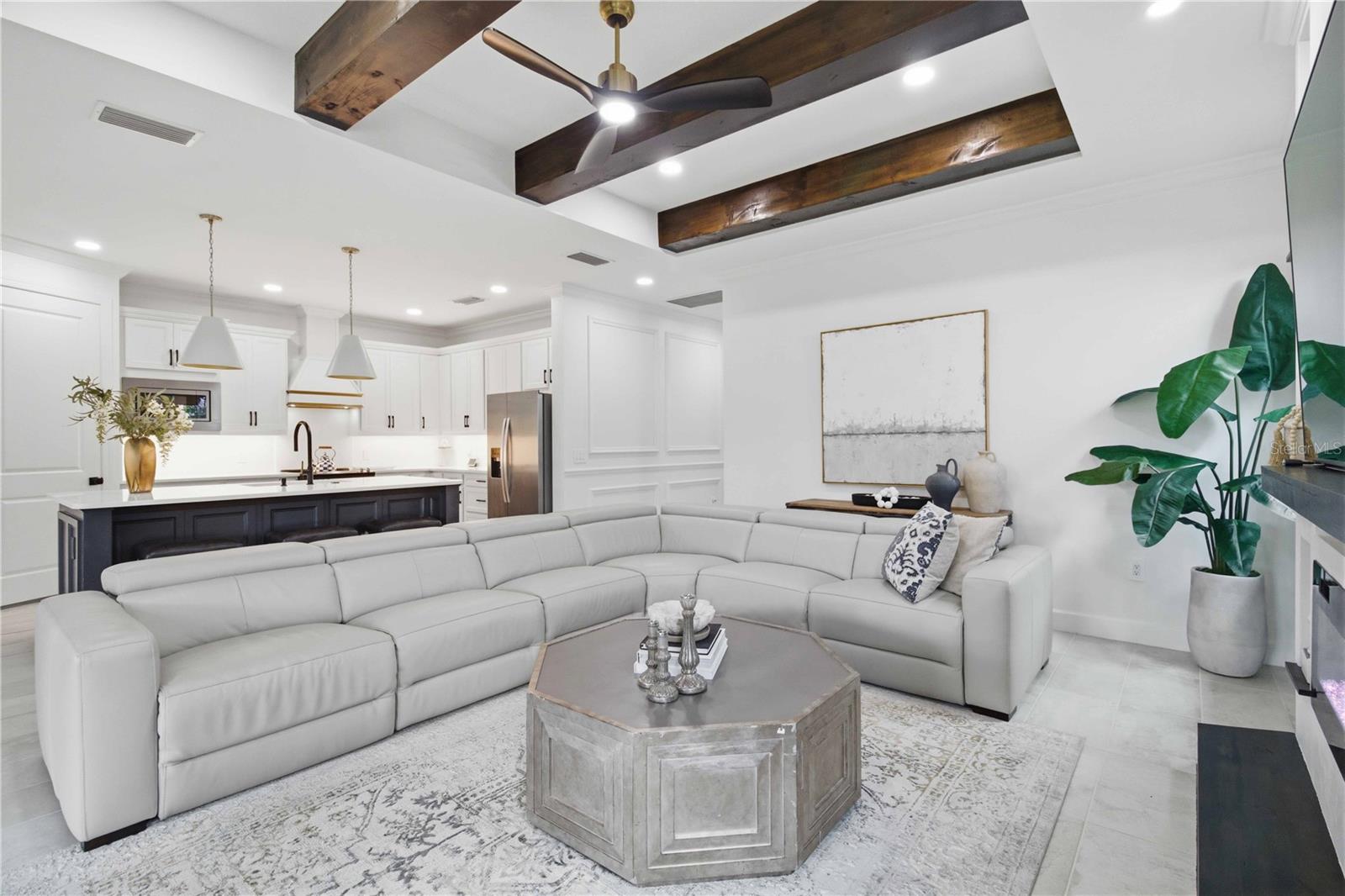 SAPPHIRE POINT PH IIIA - Residential