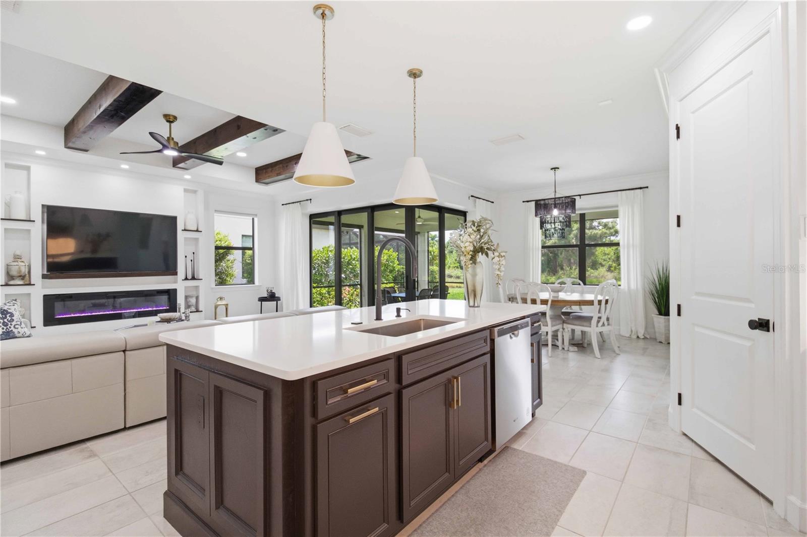 SAPPHIRE POINT PH IIIA - Residential