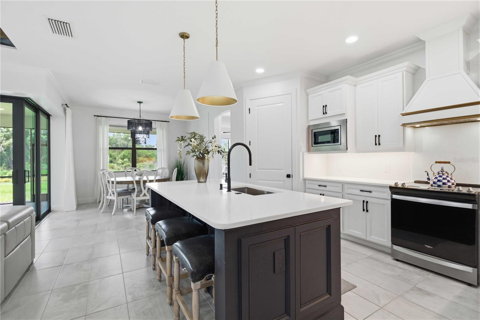 SAPPHIRE POINT PH IIIA - Residential