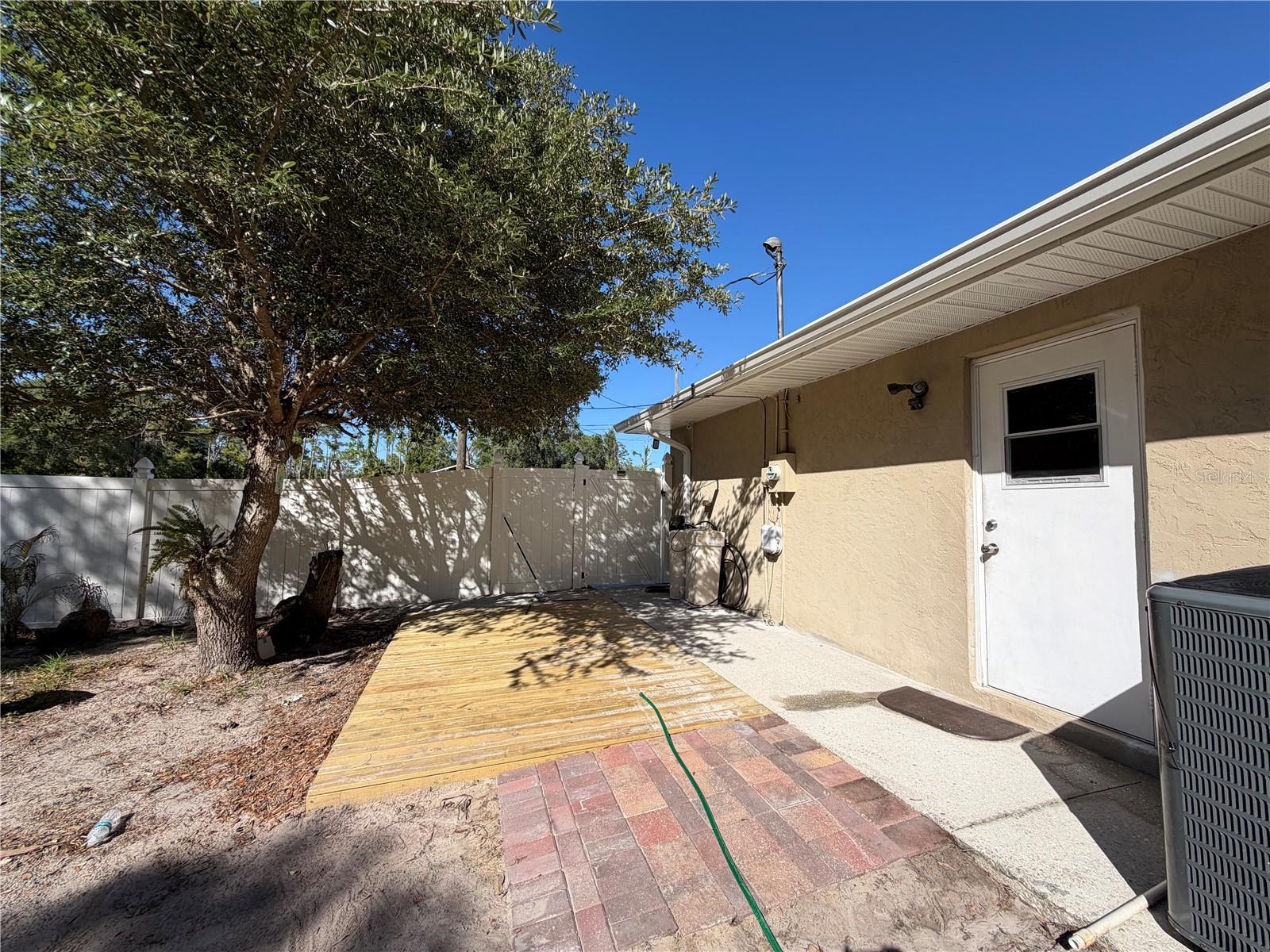 PORT CHARLOTTE - Residential Lease