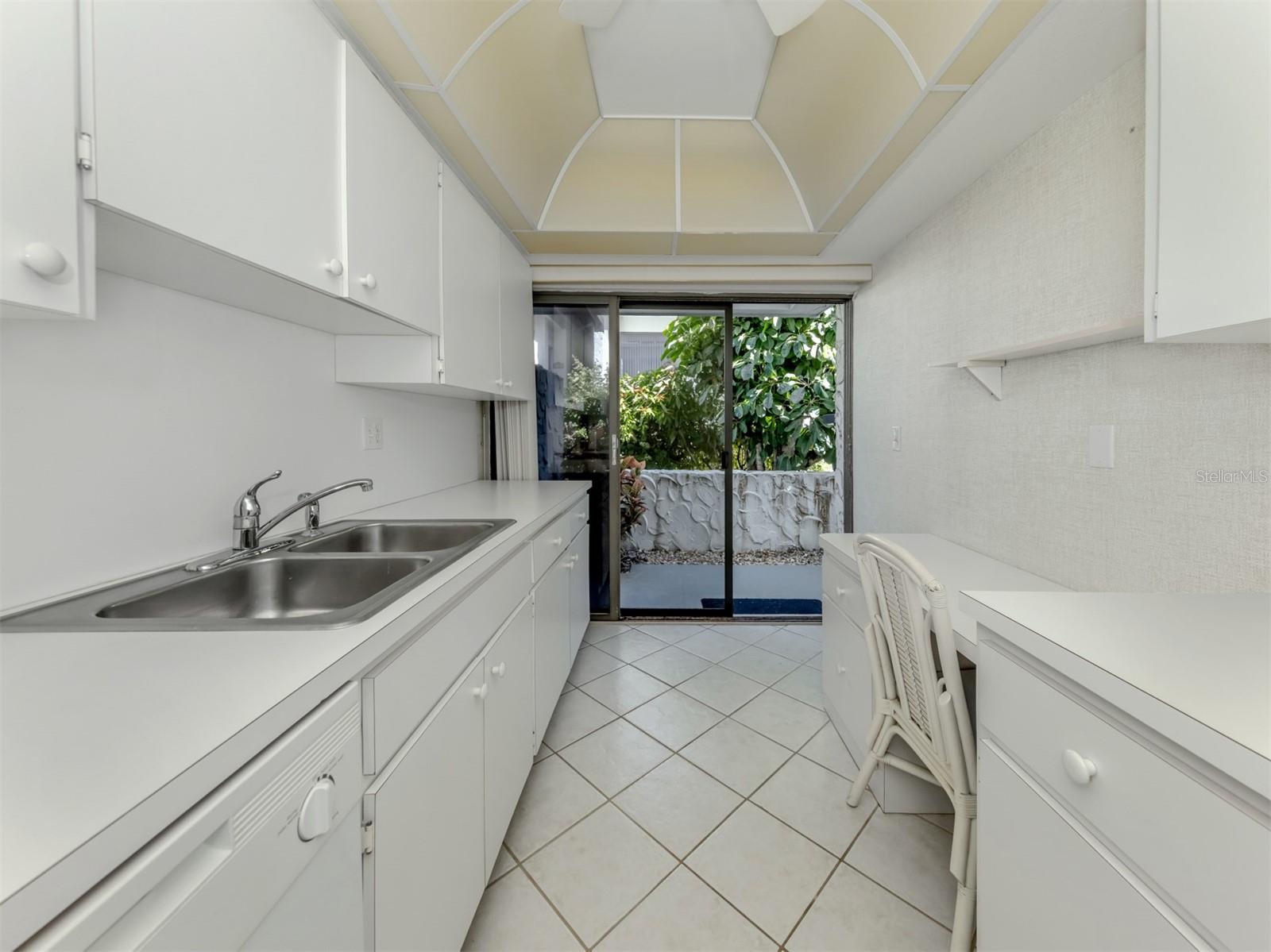 BAHIA VISTA GULF - Residential