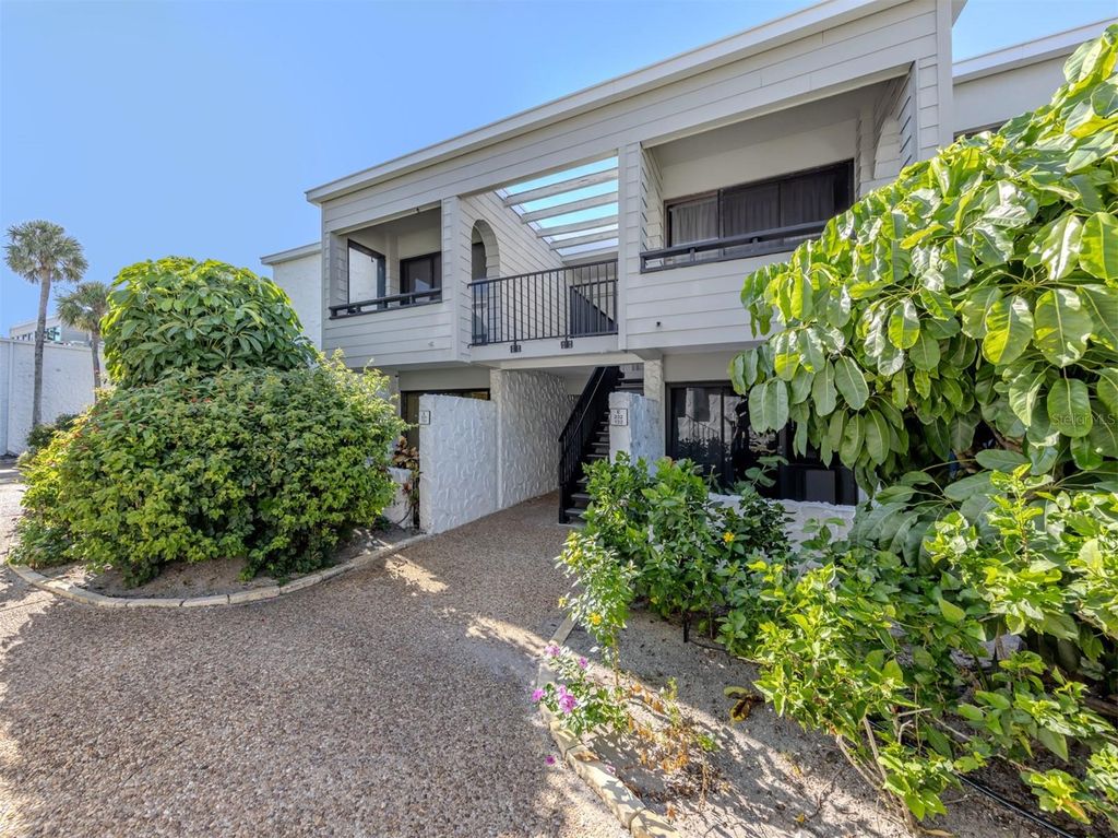 Photo of 1555 Tarpon Center Drive #131, Venice, FL 34285 (MLS # N6140914)