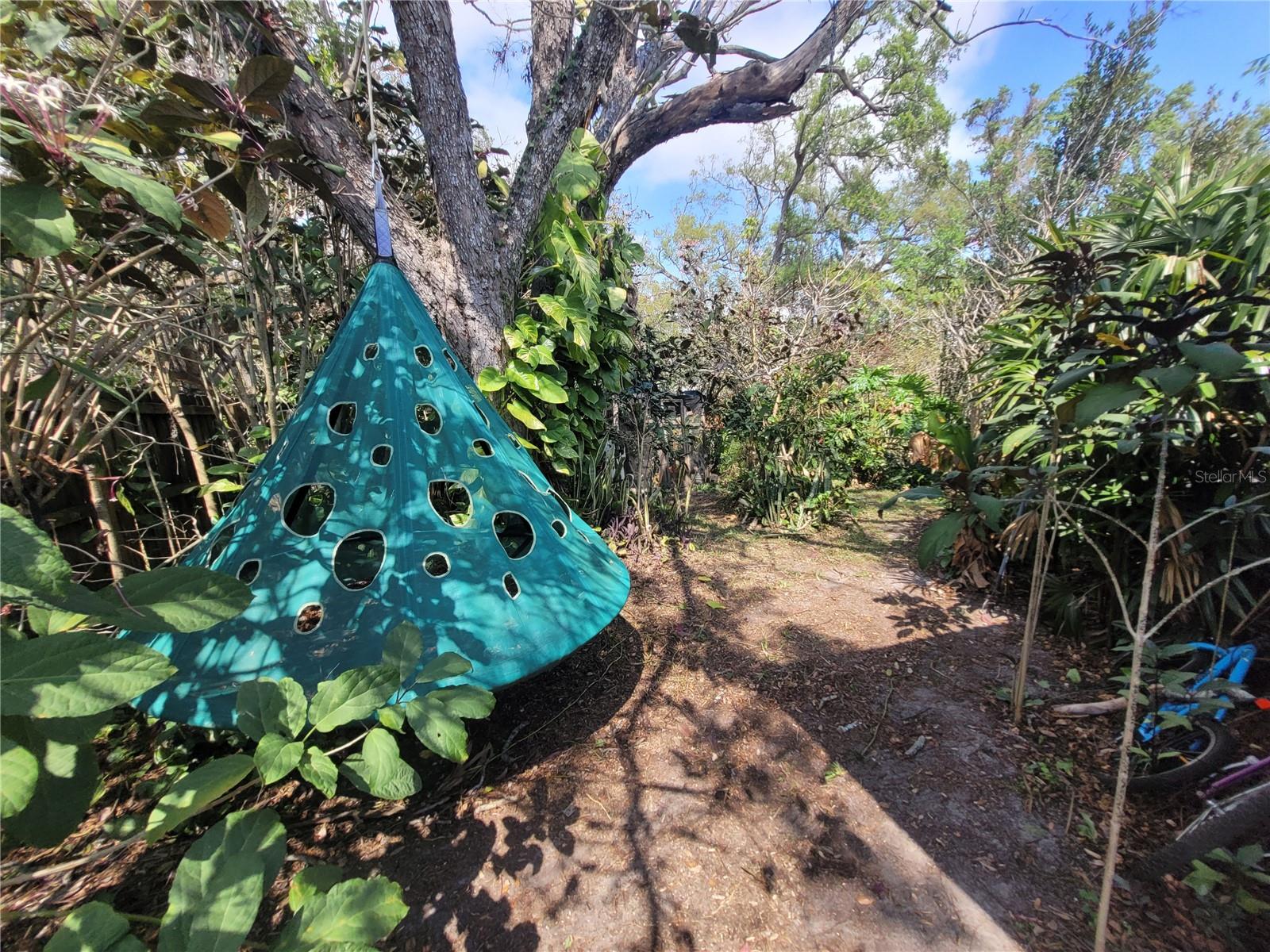 PRESIDENTIAL MANOR UNIT 2B - Residential