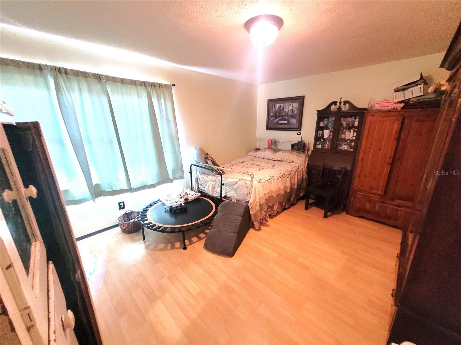 PRESIDENTIAL MANOR UNIT 2B - Residential