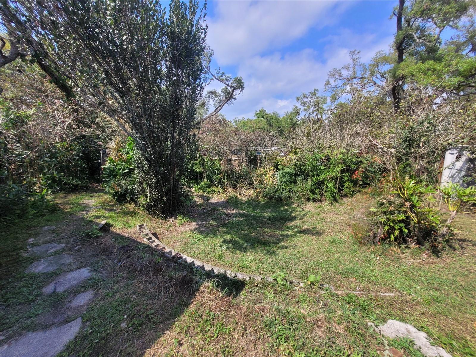 PRESIDENTIAL MANOR UNIT 2B - Residential