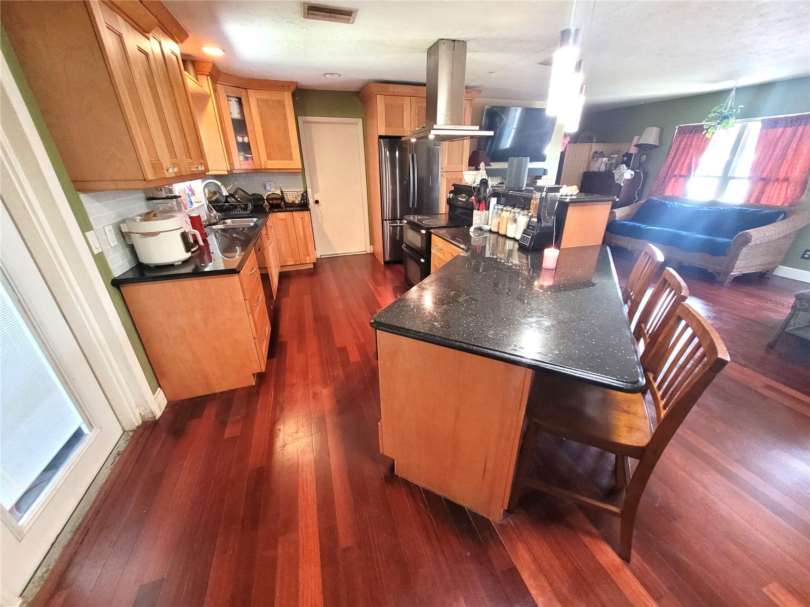 PRESIDENTIAL MANOR UNIT 2B - Residential