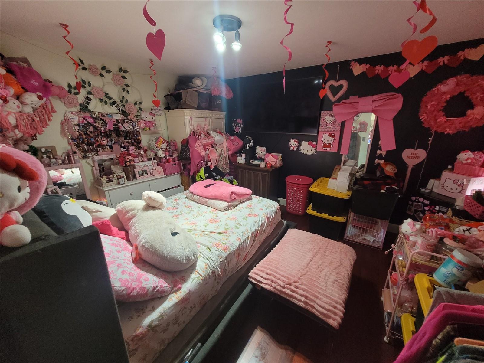 PRESIDENTIAL MANOR UNIT 2B - Residential