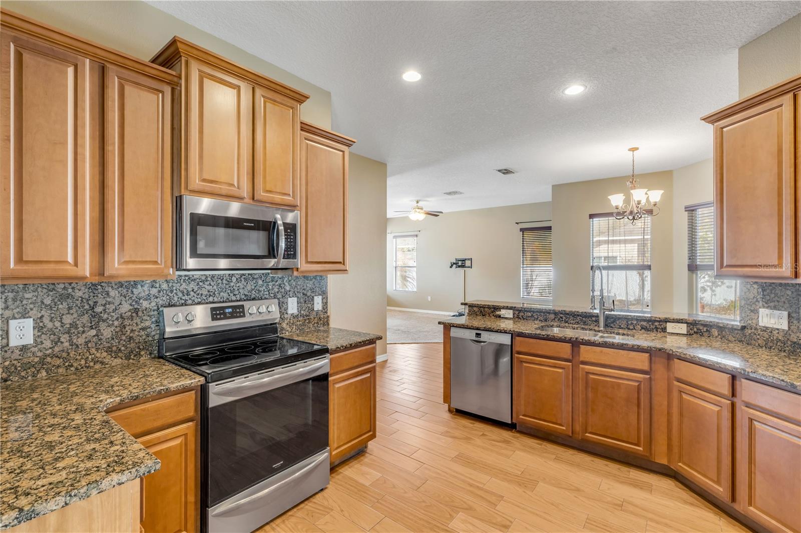 RIDGEWOOD CROSSING - Residential