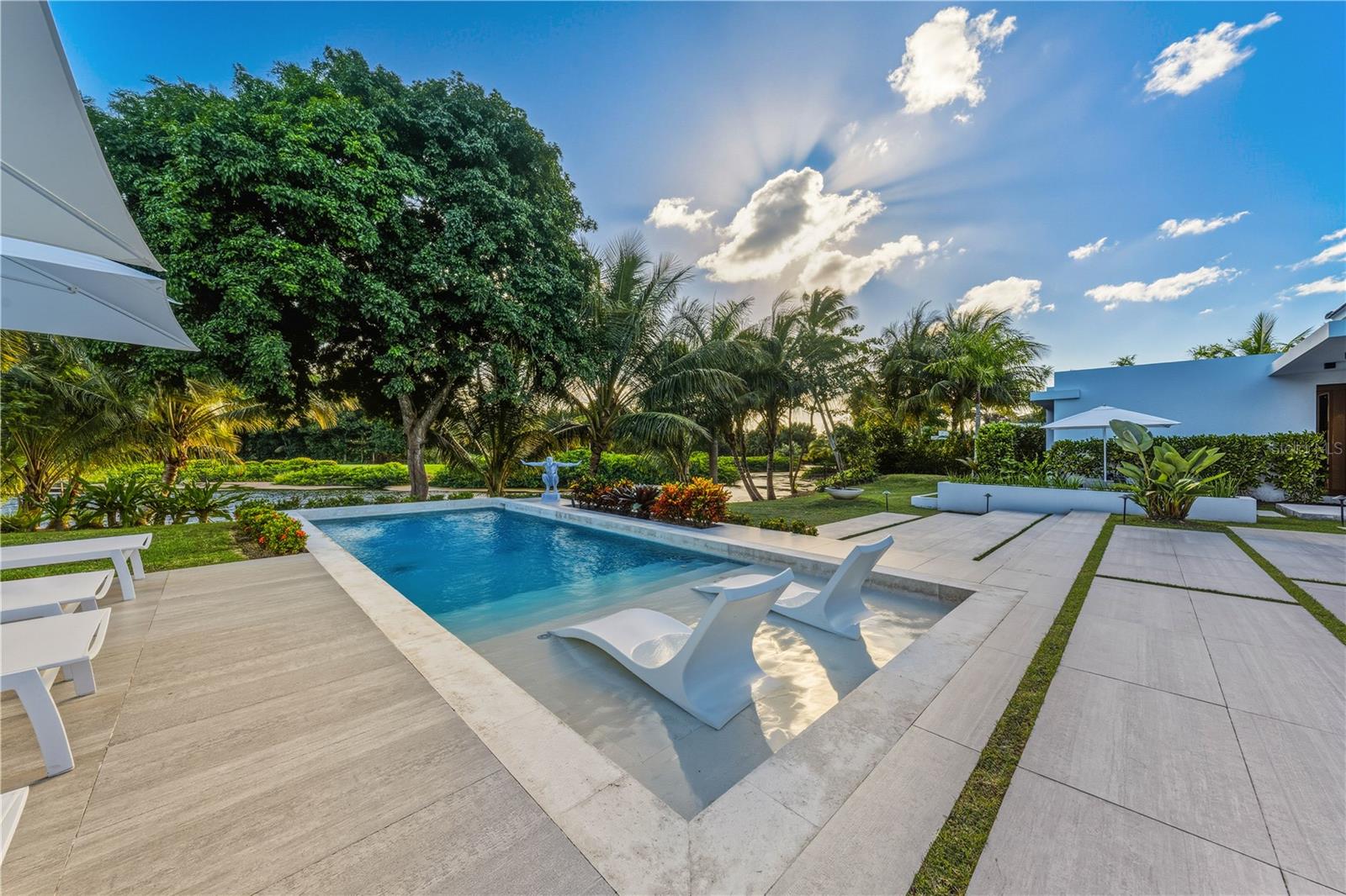 FOUR SEASONS RESORT AND RESIDENCES PUERTO RICO - Residential