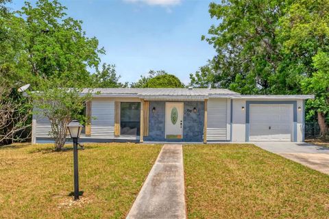 Photo of 700 S Wellington Drive, Deltona, FL 32725 (MLS # O6402907)
